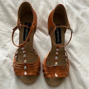 Worn Once Bronze Fred Astaire Rhythm/Latin Dance Shoes (Size 5.5 but fits a 7.5)